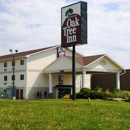 Travelodge By Wyndham Clinton Valley West Court Экстерьер фото